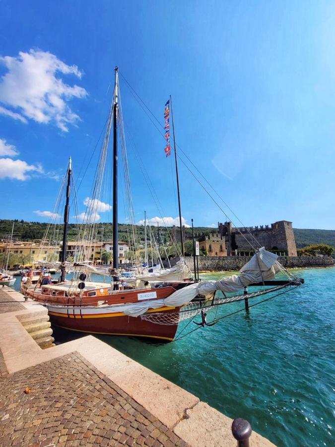 Relais Limonaia - Suites & Garden Spa Torri Del Benaco Exterior photo