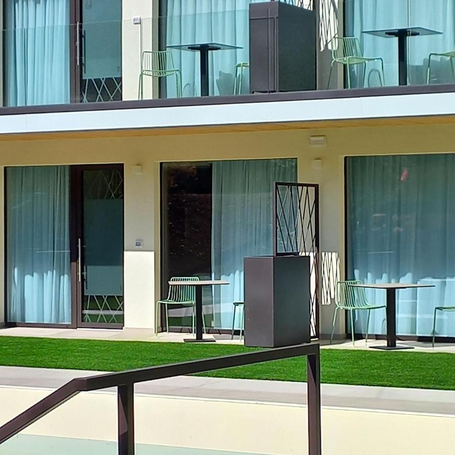Relais Limonaia - Suites & Garden Spa Torri Del Benaco Exterior photo