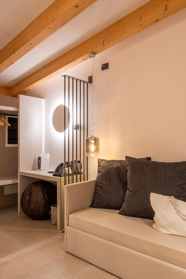 Relais Limonaia - Suites & Garden Spa Torri Del Benaco Exterior photo