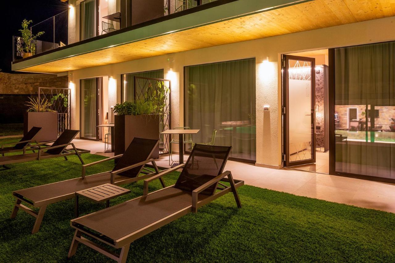 Relais Limonaia - Suites & Garden Spa Torri Del Benaco Exterior photo