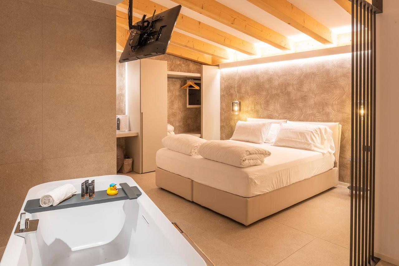 Relais Limonaia - Suites & Garden Spa Torri Del Benaco Exterior photo